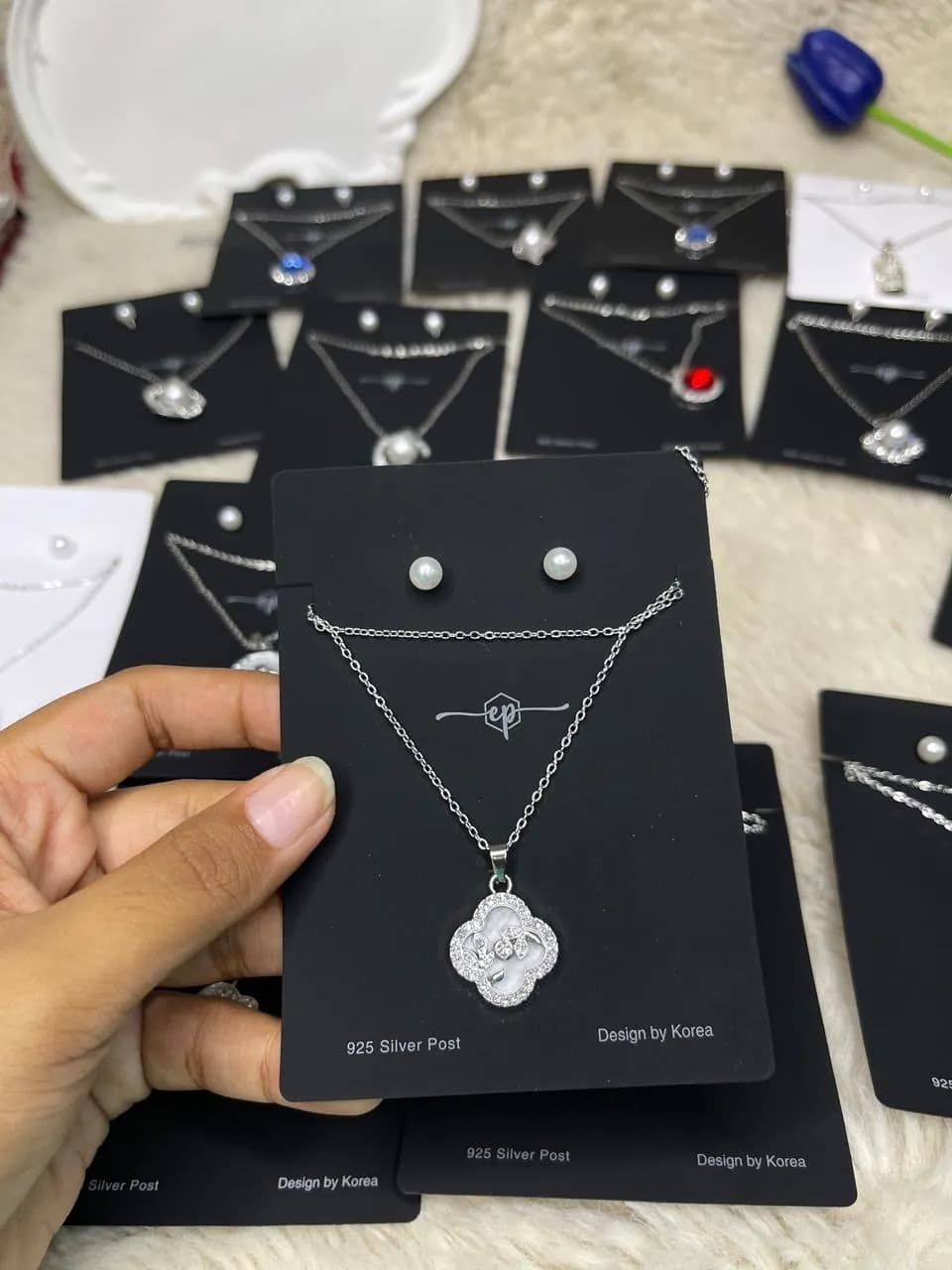 Elegant Four-Leaf Clover Pendant Necklace & Pearl Earring Set - Korean Design