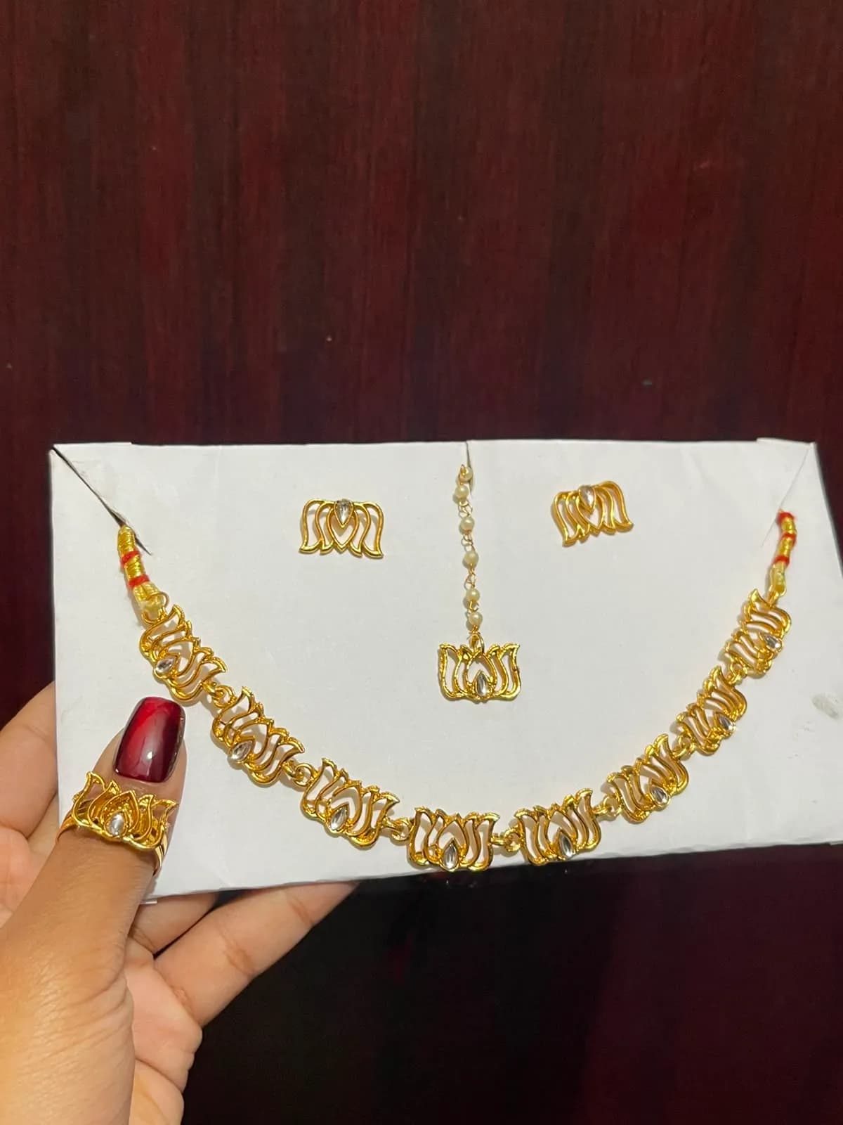 Exquisite Golden Lotus Festive Set (4-Piece)